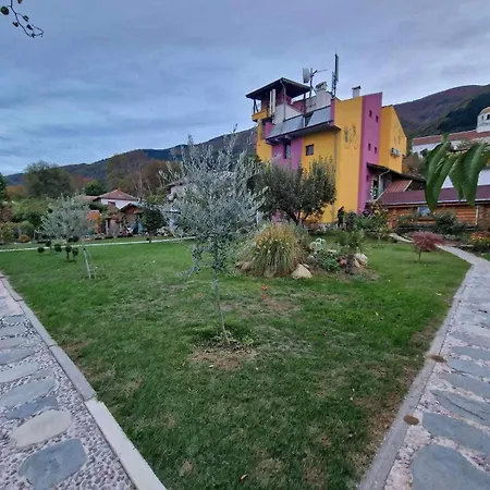къща на цветните струни Villa *